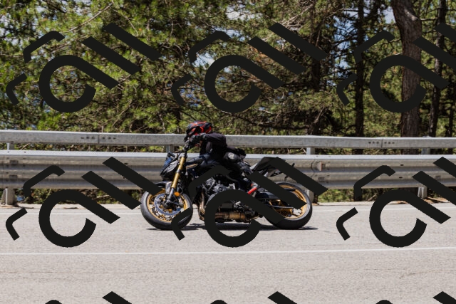 202506281225-_04A5003_c3_