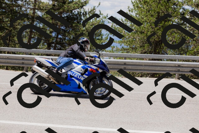 202506281231-_04A5026_c3_