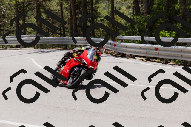 202506281237-_04A5045_c3_