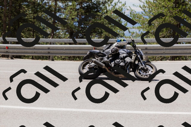 202506281239-_04A5075_c3_