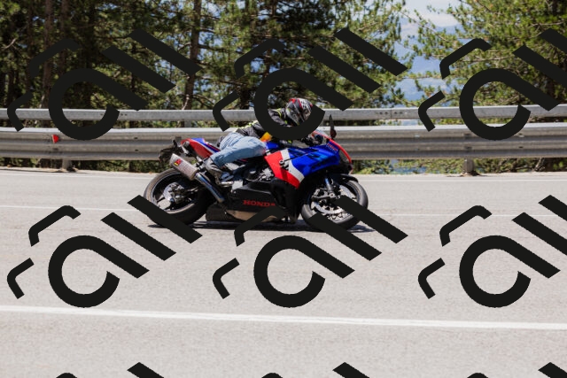 202506281240-_04A5085_c3_