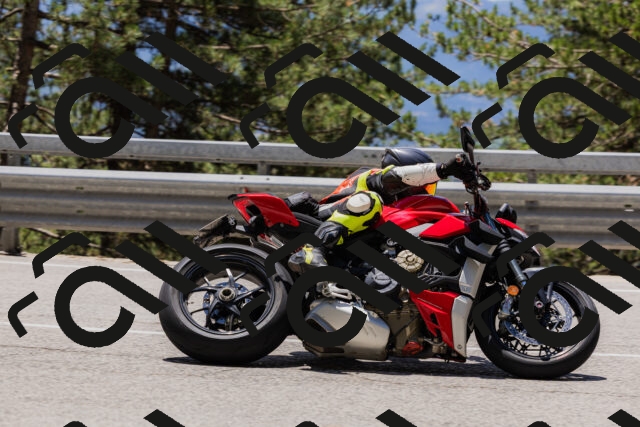 202506281304-_04A5237_c3_