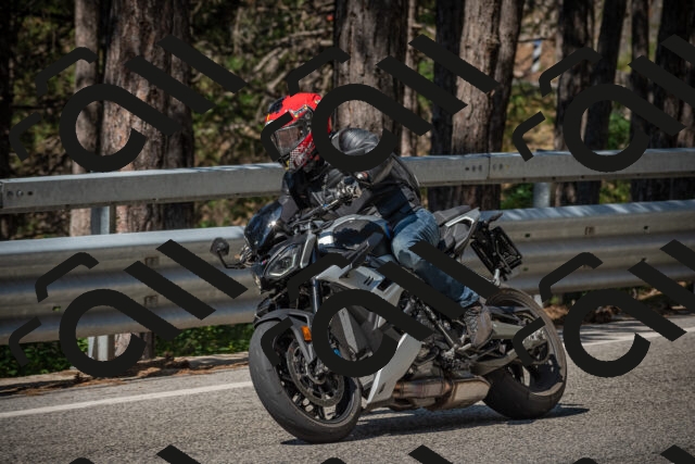 20250706102842-_5007942_am_