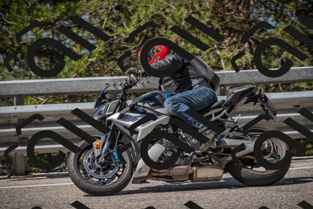 20250706102843-_5007943_am_