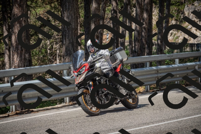 20250706104454-_5008094_am_