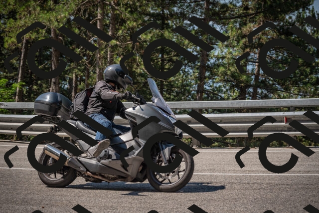 20250706104527-_5008098_am_