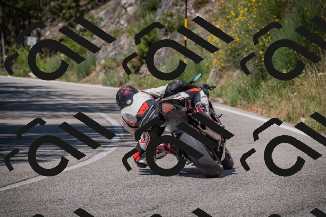 20250706104731-_5008116_am_