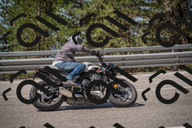 20250706104909-_5008158_am_