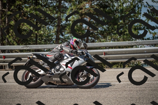 20250706105054-_5008160_am_