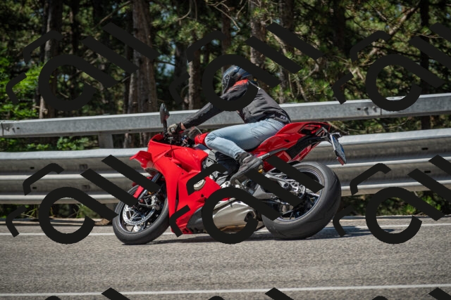 20250706111354-_5008320_am_