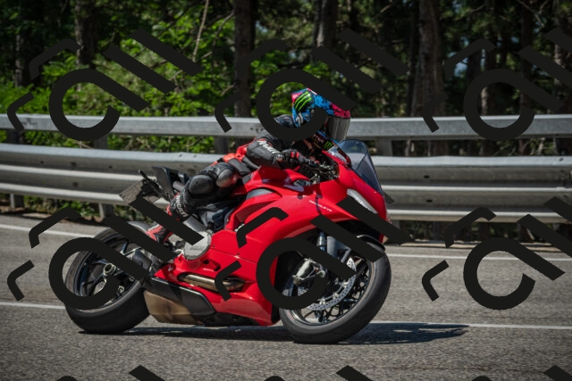 20250706111725-_5008356_am_