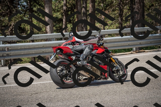 20250706111727-_5008362_am_