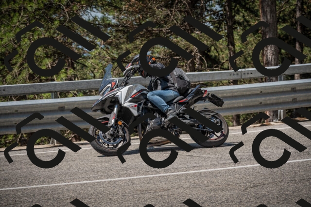 20250706112403-_5008452_am_