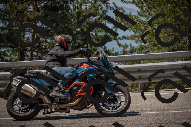 20250706112744-_5008494_am_