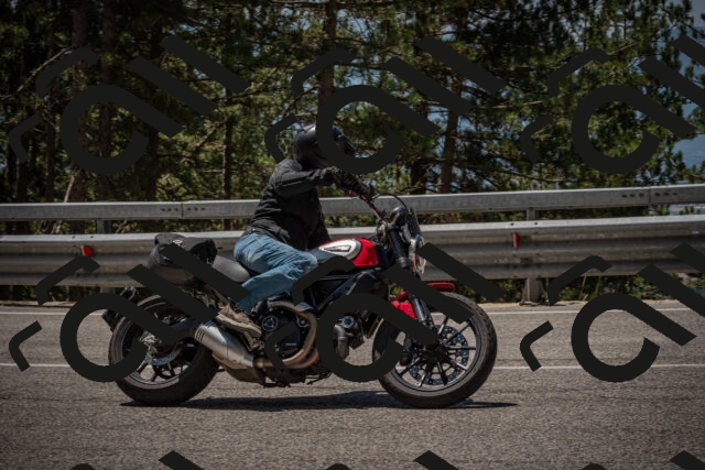 20250706122111-_5009047_am_