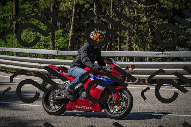 20250707101558-_5009513_am_