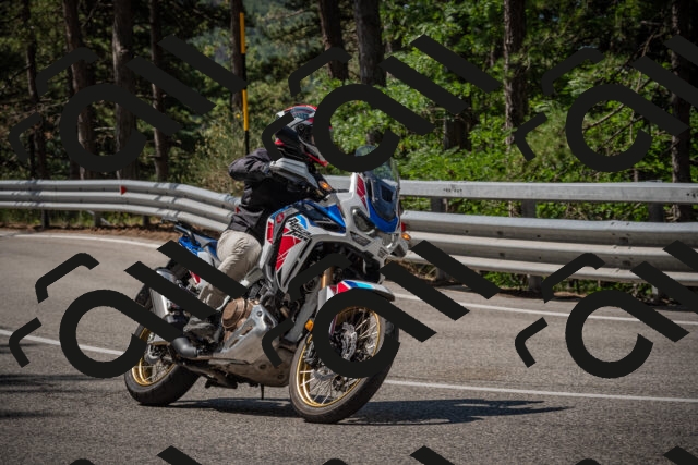 20250707104014-_5009682_am_