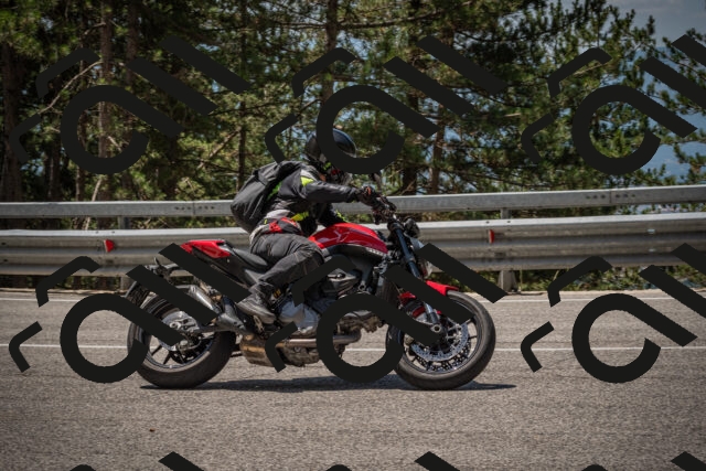 20250707120341-_5000893_am_