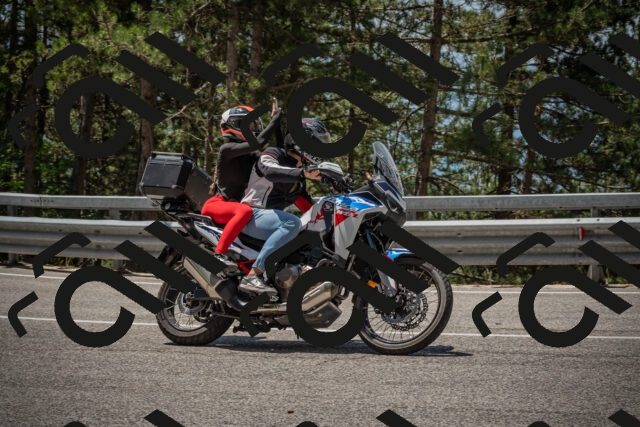 20250707121024-_5000993_am_