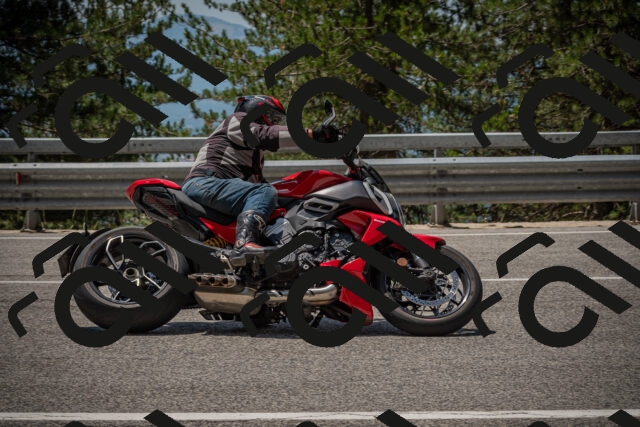 20250707122530-_5001297_am_