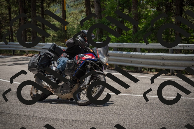 20250707124647-_5001557_am_