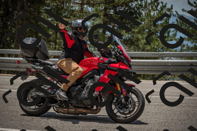 20250707124920-_5001582_am_