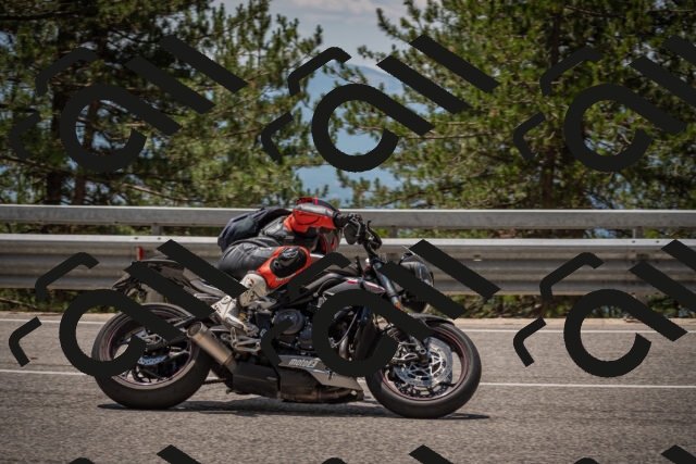 20250707125307-_5001676_am_