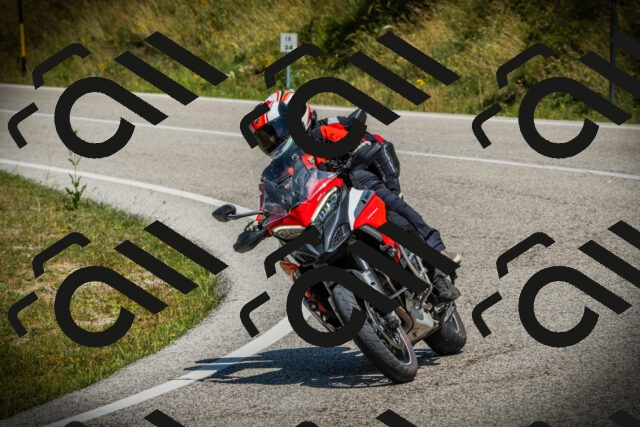 202507061206-DSC08101_c1_