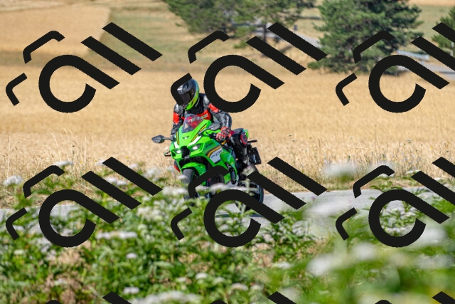 20250706092524_-R022591_r2