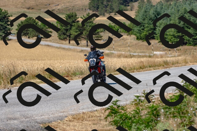 20250706103105_-R023160_r2