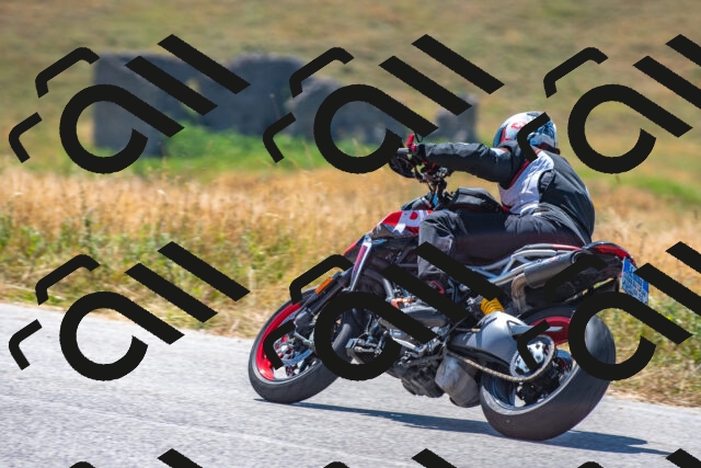 20250706112401_-R023680_r2