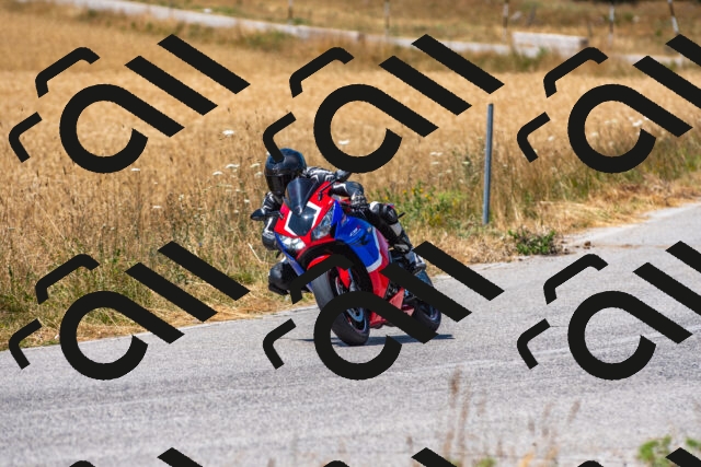 20250706115049_-R023886_r2