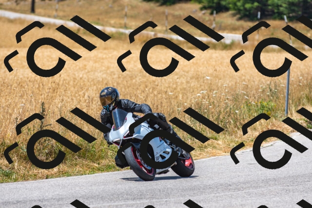 20250706120337_-R023978_r2