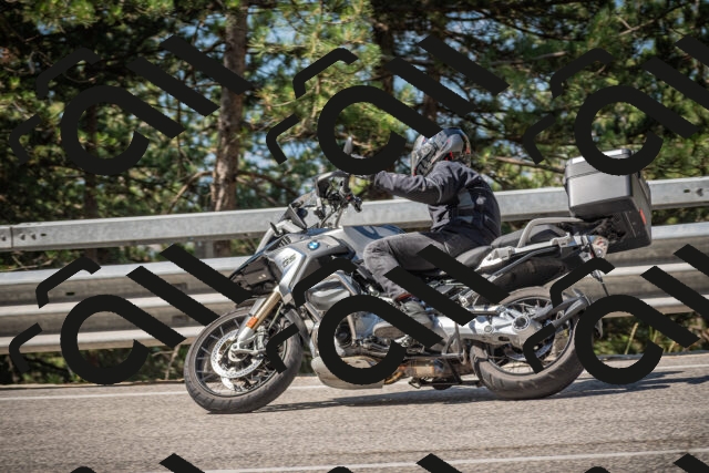 20250712101844-_5001957_am_