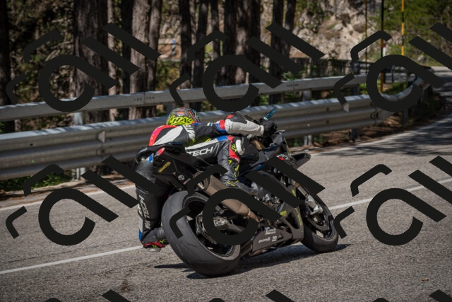 20250712103008-_5002068_am_