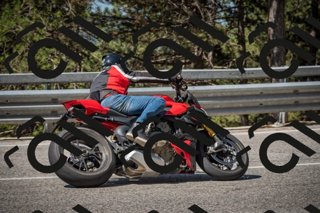 20250712103301-_5002121_am_