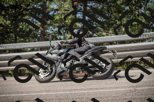 20250712103545-_5002135_am_