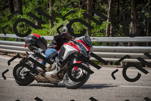 20250712105842-_5002337_am_