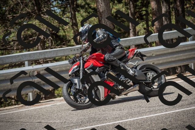 20250712112632-_5002632_am_