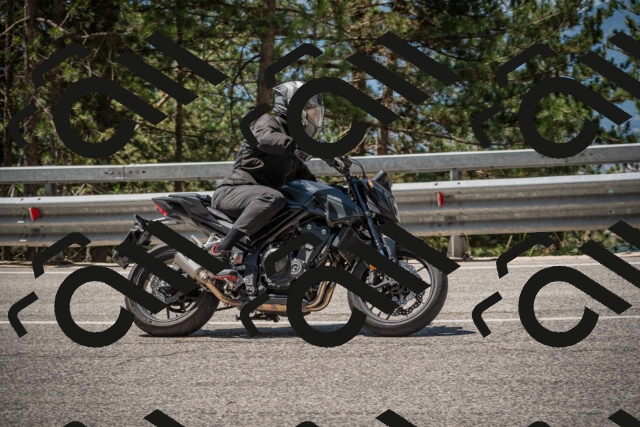 20250712114031-_5002834_am_