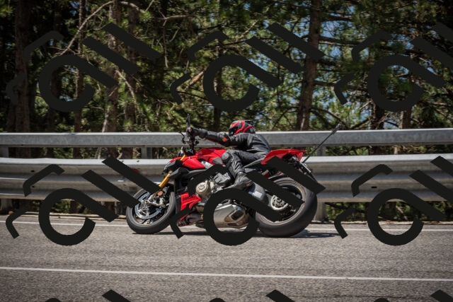 20250712114359-_5002881_am_