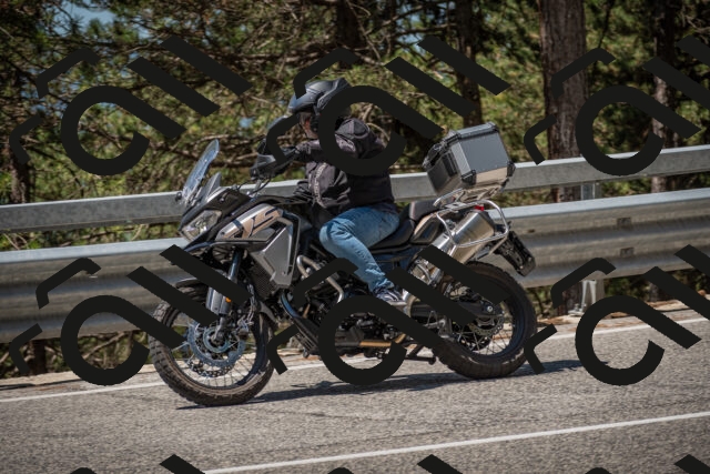 20250712114901-_5002988_am_