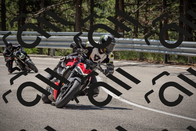 20250712114952-_5002999_am_