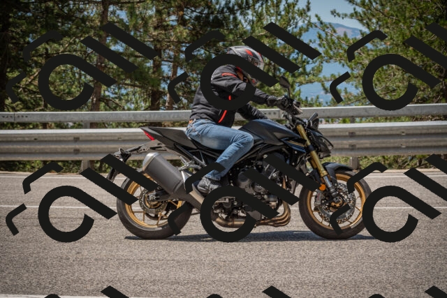 20250712120211-_5003160_am_