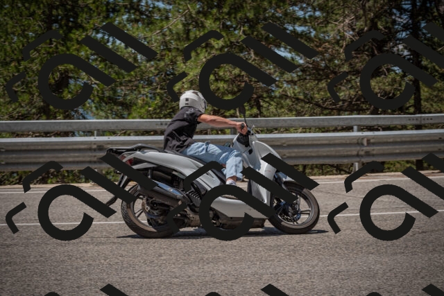 20250712120240-_5003170_am_