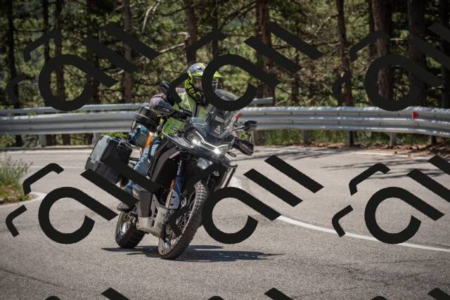 20250712121104-_5003300_am_