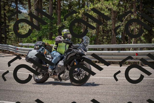 20250712121105-_5003301_am_