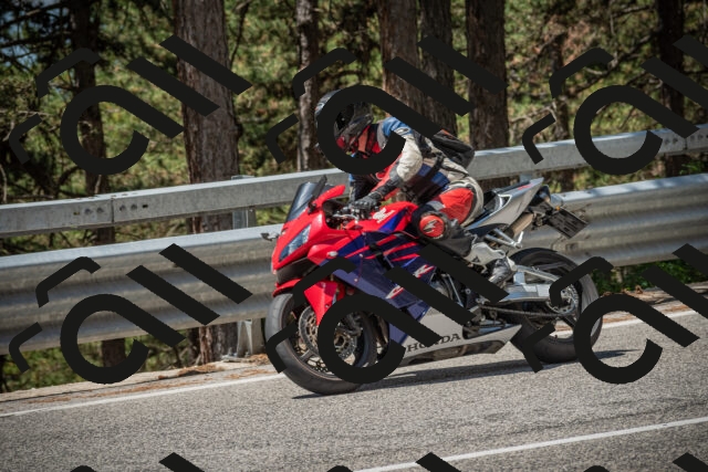 20250712121145-_5003316_am_