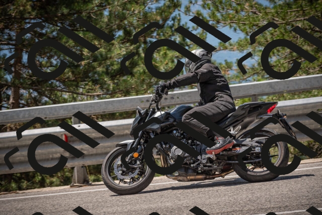 20250712121212-_5003323_am_