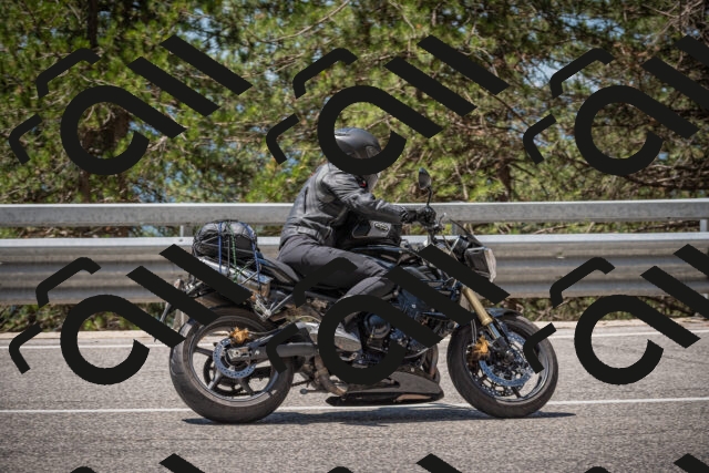 20250712121239-_5003329_am_